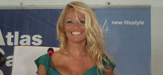 Pamela Anderson - Page 2 Pamela1